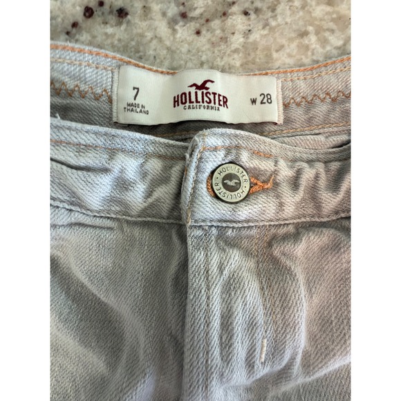Hollister Size 7 (W28) Gray Distressed Denim Shorts - Picture 4 of 4